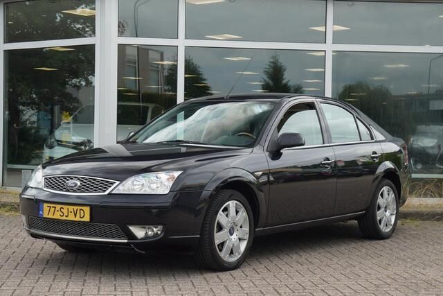 Zwart Gebruikt 2006 Ford Mondeo Ghia Hatchback | € 1.500 (Goede deal) - Afbeelding 1/4