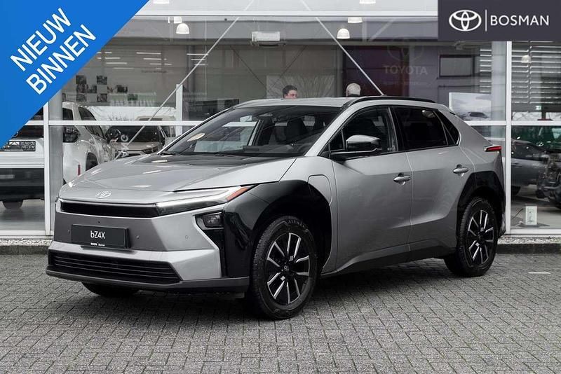 Grijs Nieuw 2025 Toyota bZ4X SUV | € 47.390 (Eerlijke prijs) - Afbeelding 1/4