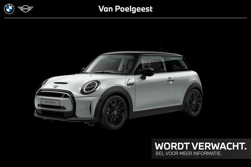 White silver Occasion 2022 Mini Cooper Classic Hatchback | € 22.900 (Eerlijke prijs) - Afbeelding 1/1