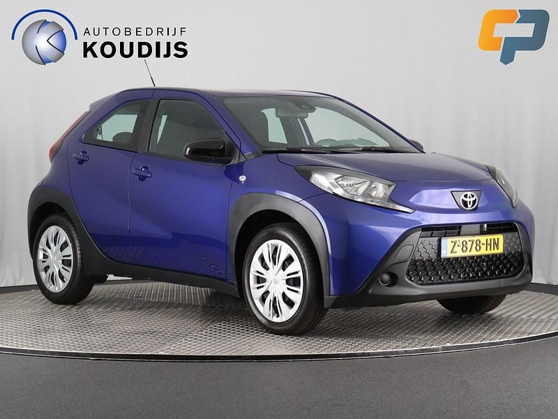 Blauw Occasion 2024 Toyota Aygo X Play SUV | € 19.490 (Eerlijke prijs) - Afbeelding 1/4