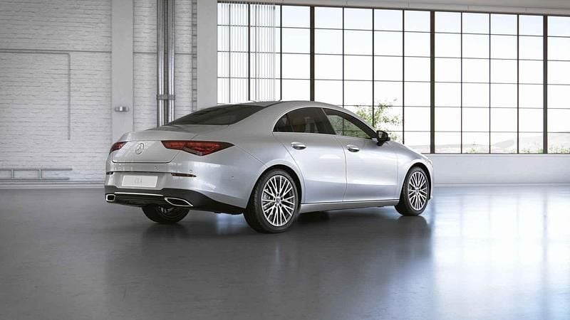 Occasion Mercedes CLA180 Luxury 136 PK (100 kW) 2022 Grijs Sedan