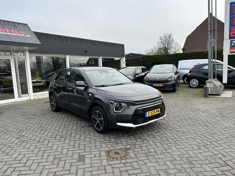 Occasion Kia Niro Comfort 142 PK (104 kW) 2024 Grijs SUV