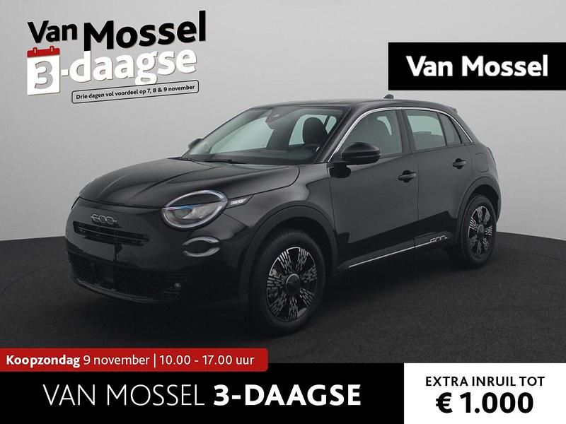 Zwart Nieuw 2025 Fiat 600 Style SUV | € 27.995 - Afbeelding 1/4