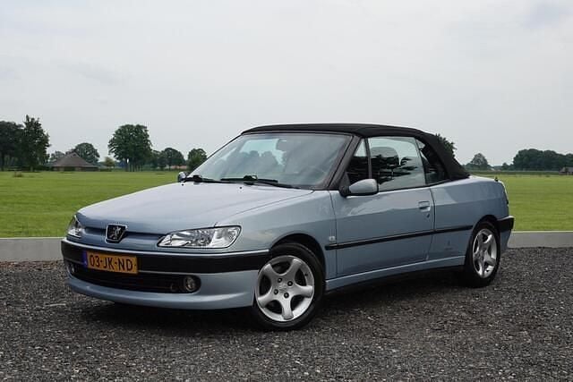Grijs Gebruikt 2002 Peugeot 306 Cabriolet Cabriolet | € 3.250 - Afbeelding 1/4