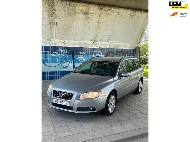 Grijs Occasion 2009 Volvo V70 Kinetic Stationwagen | € 3.999 (Super prijs) - Afbeelding 1/4