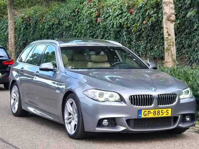 Grijs Gebruikt 2015 BMW 520 Executive Stationwagen | € 17.999 (Iets duurder) - Afbeelding 1/4