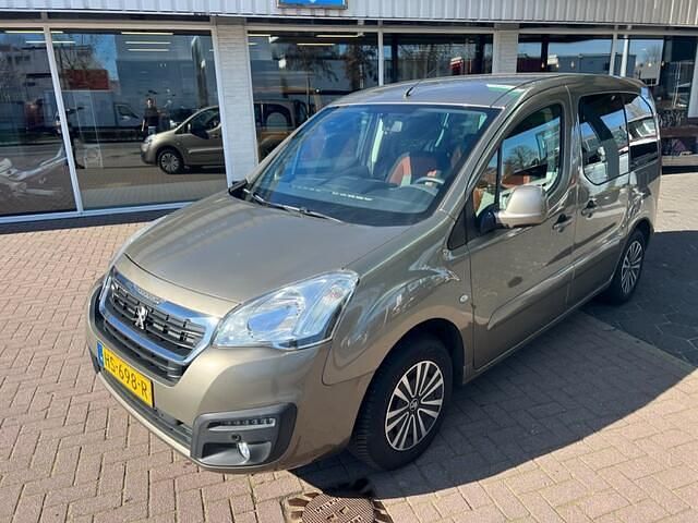 Occasion Peugeot Partner Tepee Active 120 PK (88 kW) 2016 Bruin MPV