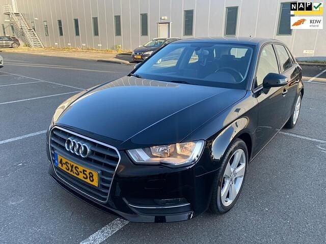 Zwart Occasion 2014 Audi A3 Sportback Ambition Hatchback | € 7.950 (Goede deal) - Afbeelding 1/4