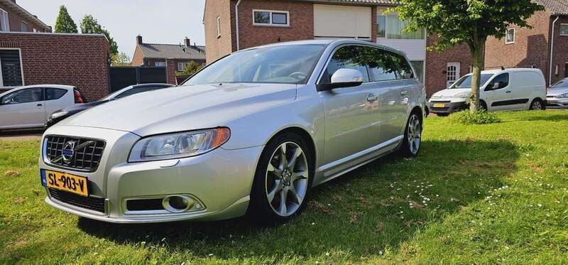 Zilver Gebruikt 2010 Volvo V70 Summum Stationwagen | € 12.750 (Super prijs) - Afbeelding 1/4