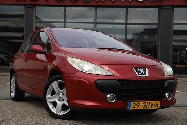 Rood Gebruikt 2008 Peugeot 307 Hatchback | € 975 (Goede deal) - Afbeelding 1/4