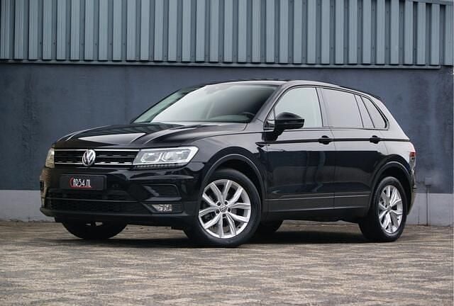 Zwart Gebruikt 2017 VW Tiguan SUV | € 16.945 (Super prijs) - Afbeelding 1/4