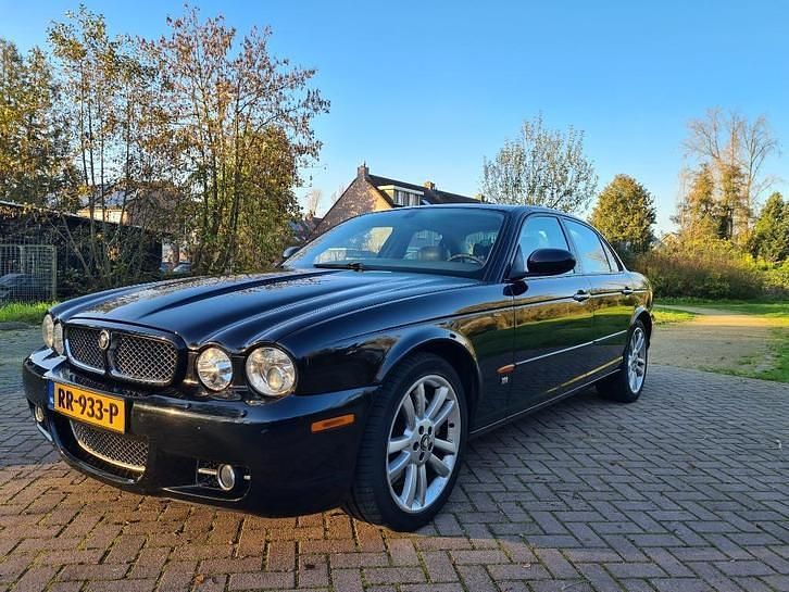 Zwart Gebruikt 2003 Jaguar XJR Supercharged Sedan | € 12.950 - Afbeelding 1/4