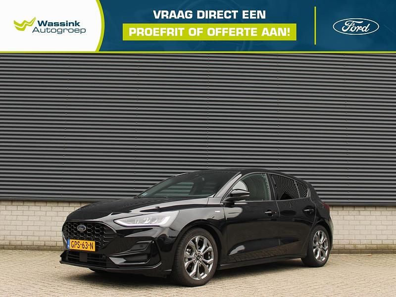 Zwart Occasion 2023 Ford Focus ST-Line Hatchback | € 21.940 (Eerlijke prijs) - Afbeelding 1/4