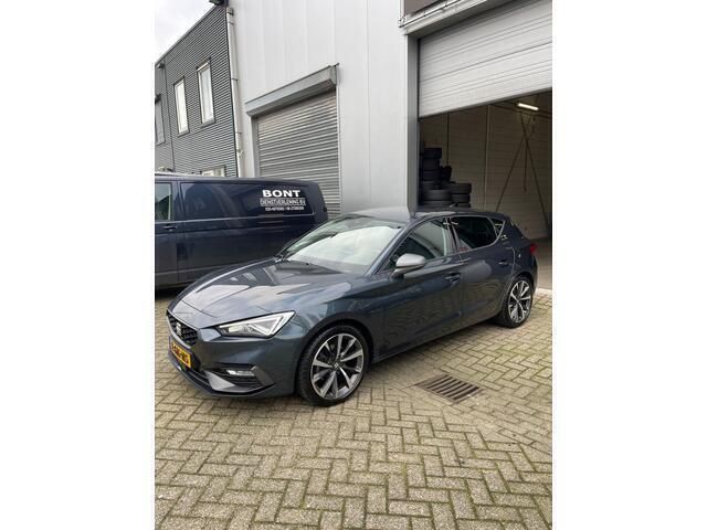 Occasion Seat Leon FR 150 PK (110 kW) 2021 Grijs Hatchback