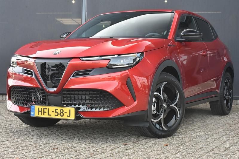 Rood Nieuw 2025 Alfa Romeo GT Junior Edizione Speciale SUV | € 36.895 - Afbeelding 1/4