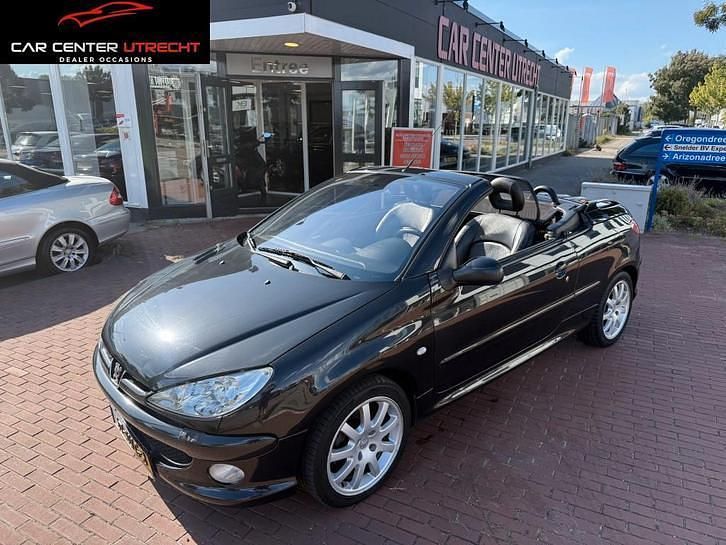 Zwart Gebruikt 2004 Peugeot 206 CC Cabriolet | € 2.350 (Iets duurder) - Afbeelding 1/4