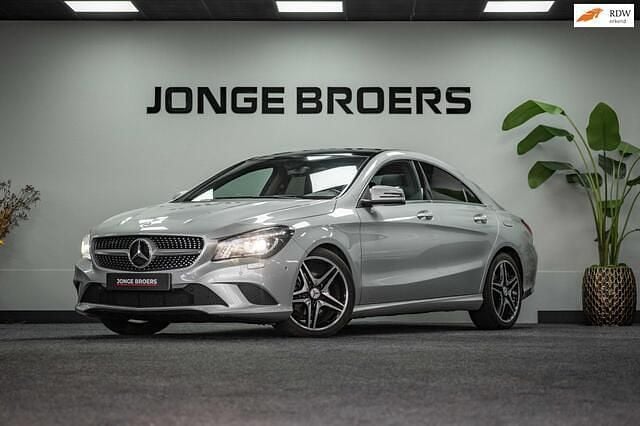 Grijs Gebruikt 2013 Mercedes CLA220 Ambition Sedan | € 12.950 (Goede deal) - Afbeelding 1/4