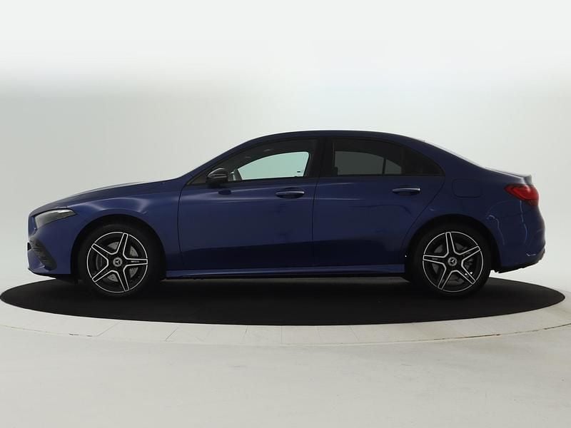 Occasion Mercedes A250 AMG 218 PK (160 kW) 2024 Blauw, metallic lak Sedan
