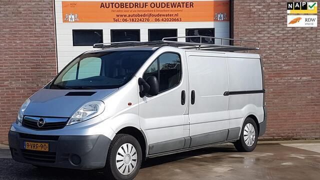 Zilver Gebruikt 2011 Opel Vivaro Van | € 2.000 - Afbeelding 1/4