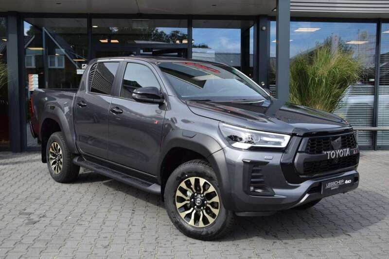 Wit, metallic lak Gebruikt 2023 Toyota HiLux Sport Pickup | € 66.544 - Afbeelding 1/4