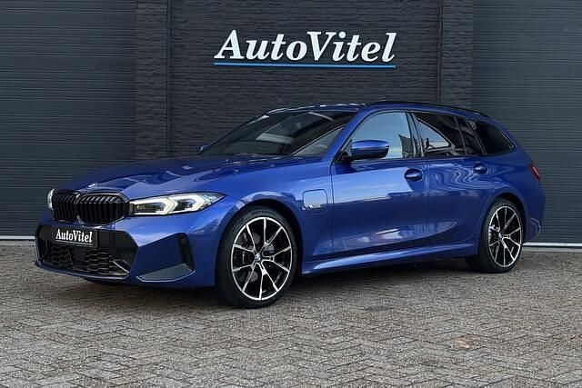 Blauw Gebruikt 2022 BMW 330 M Sport Stationwagen | € 35.945 (Eerlijke prijs) - Afbeelding 1/4