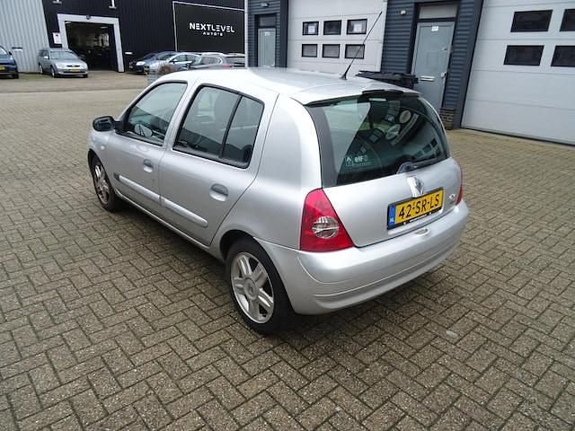 Occasion Renault Clio II 75 PK (55 kW) 2006 Grijs Hatchback