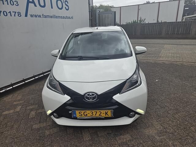 Occasion Toyota Aygo X-play 69 PK (50 kW) 2018 Wit Hatchback