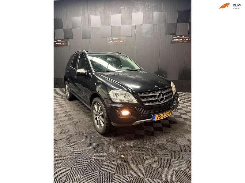 Zwart Occasion 2008 Mercedes ML280 SUV | € 5.950 (Super prijs) - Afbeelding 1/4