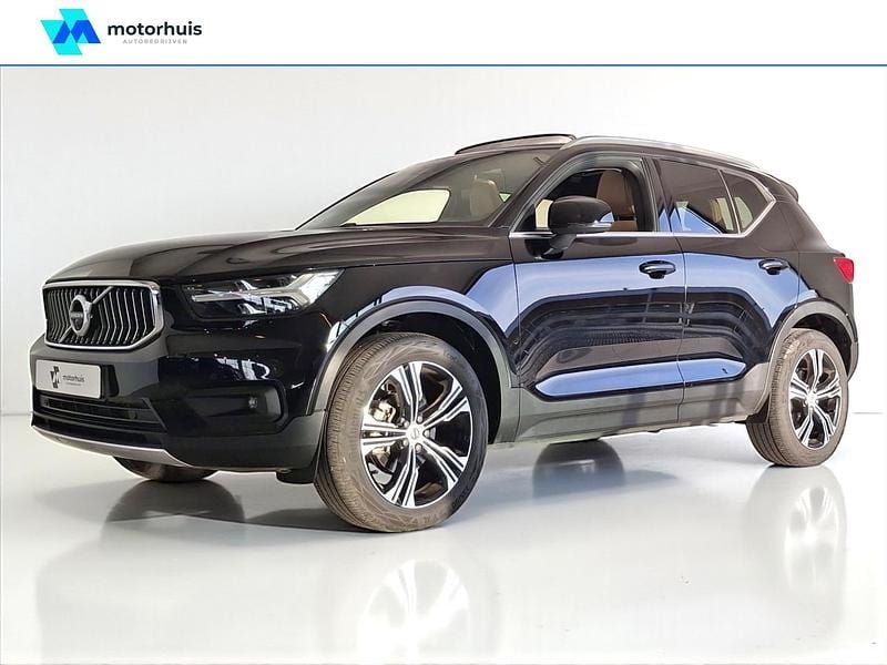 Zwart Occasion 2021 Volvo XC40 Inscription SUV | € 33.990 - Afbeelding 1/4
