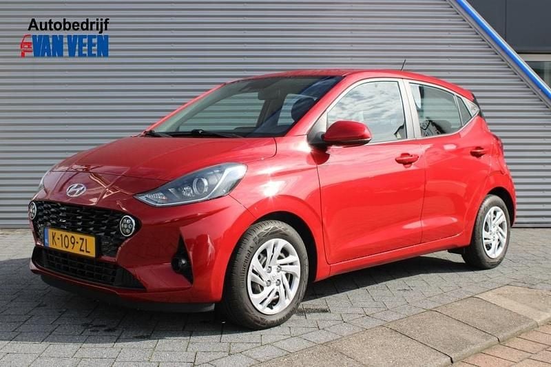 Rood Gebruikt 2021 Hyundai i10 Premium Hatchback | € 13.690 (Eerlijke prijs) - Afbeelding 1/4