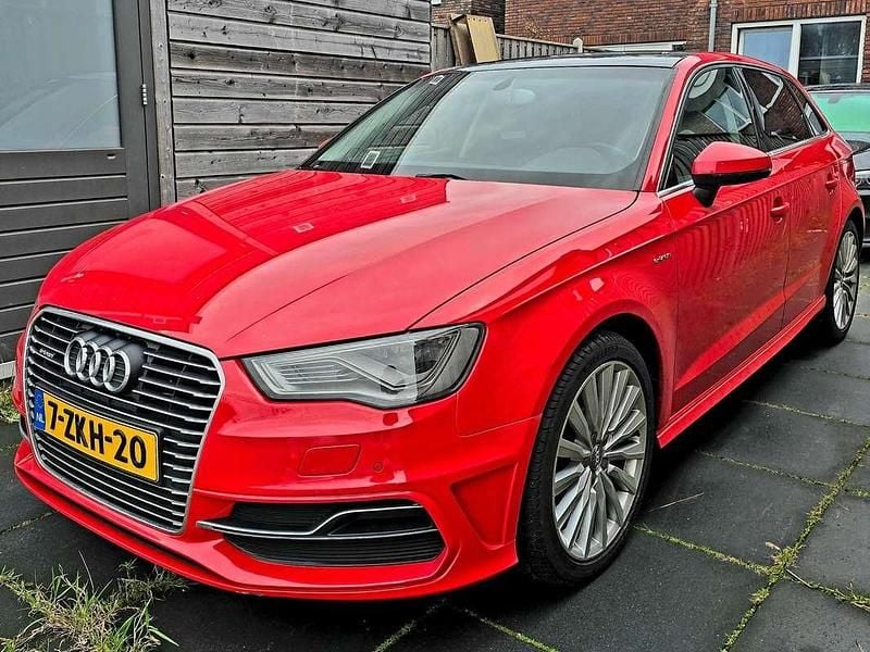 Occasion Audi A3 Sportback e-tron 204 PK (150 kW) 2015 Rood Hatchback