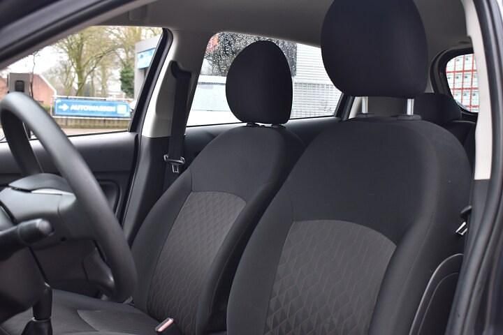 Occasion Mitsubishi Space Star 2023 Grijs (metallic) Hatchback