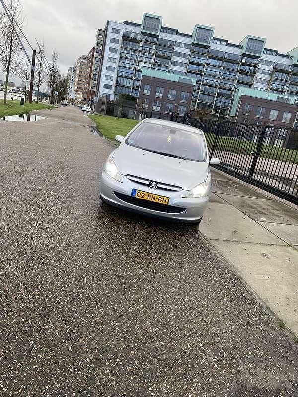 Occasion Peugeot 307 Premium 109 PK (80 kW) 2005 Zilver Hatchback