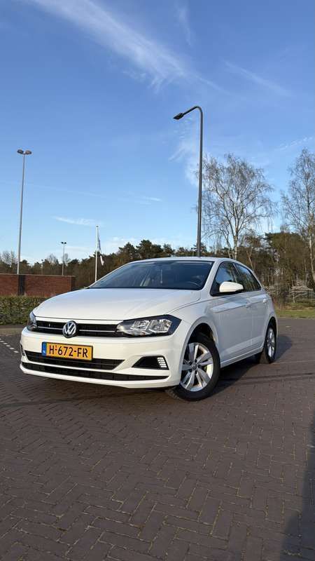 Wit Gebruikt 2019 VW Polo Comfortline Sedan | € 11.000 (Eerlijke prijs) - Afbeelding 1/4