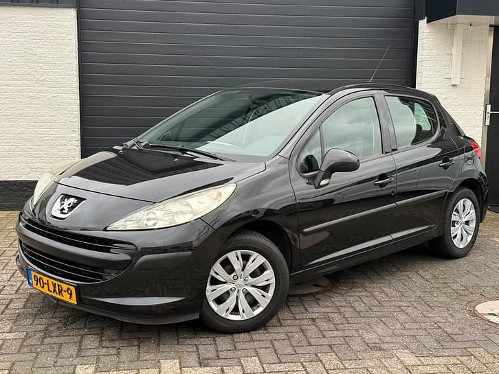 Zwart Gebruikt 2009 Peugeot 207 Hatchback | € 2.350 (Eerlijke prijs) - Afbeelding 1/4