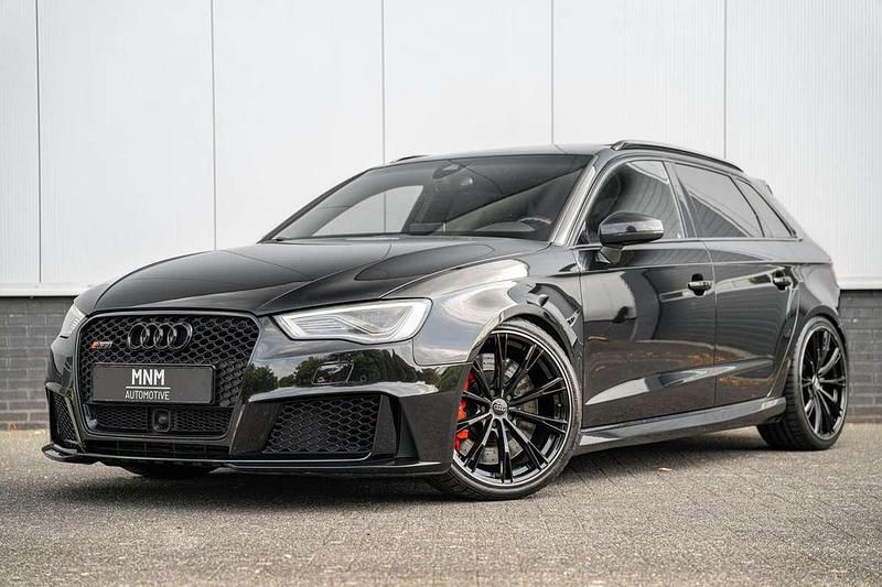 Zwart Gebruikt 2016 Audi RS3 S-Line Sedan | € 39.950 - Afbeelding 1/4