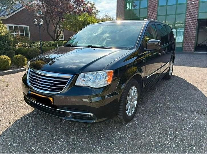 Gebruikt 2015 Chrysler Town & Country MPV | € 14.000 - Afbeelding 1/4