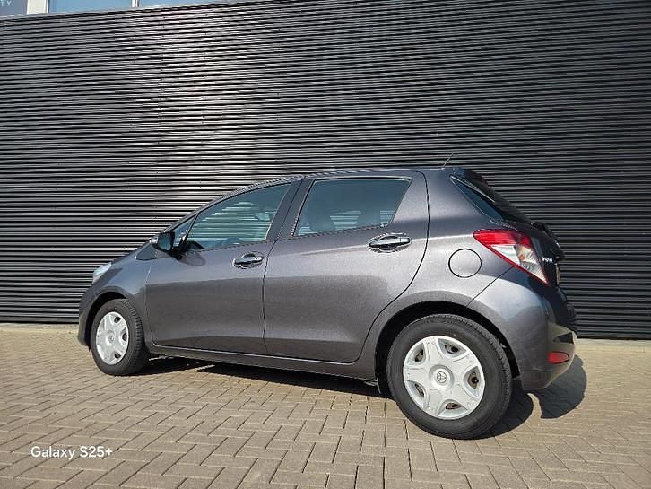 Occasion Toyota Yaris 69 PK (50 kW) 2015 Grijs Hatchback