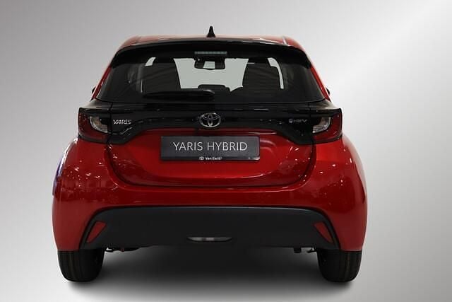 Nieuw Toyota Yaris Comfort 114 PK (83 kW) 2026 Rood Hatchback
