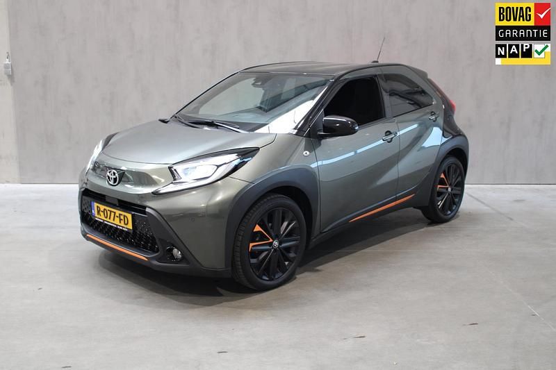 Groen Gebruikt 2022 Toyota Aygo Limited Hatchback | € 20.495 (Iets duurder) - Afbeelding 1/4