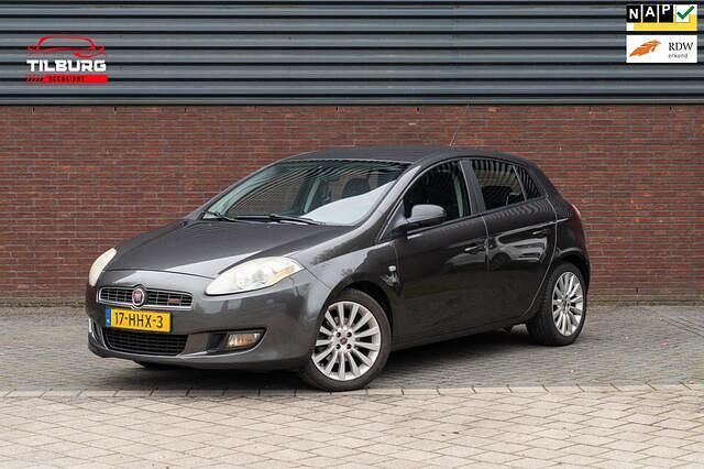Grijs Gebruikt 2008 Fiat Bravo Hatchback | € 1.499 (Eerlijke prijs) - Afbeelding 1/4