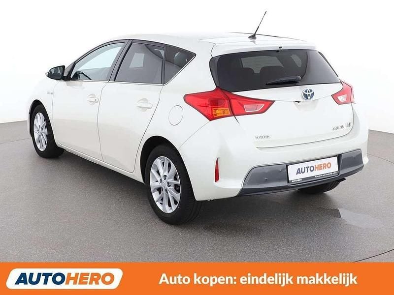 Occasion Toyota Auris Hybrid Active 136 PK (100 kW) 2015 Wit Hatchback