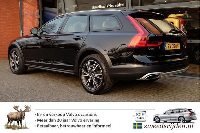 Occasion Volvo V90 CC Pro 234 PK (172 kW) 2017 Zwart Stationwagen
