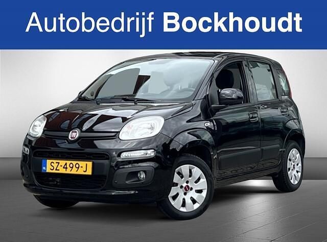 Zwart Gebruikt 2018 Fiat Panda Lounge Hatchback | € 8.940 (Eerlijke prijs) - Afbeelding 1/4