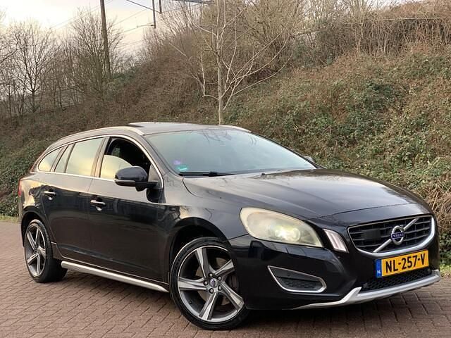 Zwart Occasion 2012 Volvo V60 Summum Stationwagen | € 6.490 (Super prijs) - Afbeelding 1/4