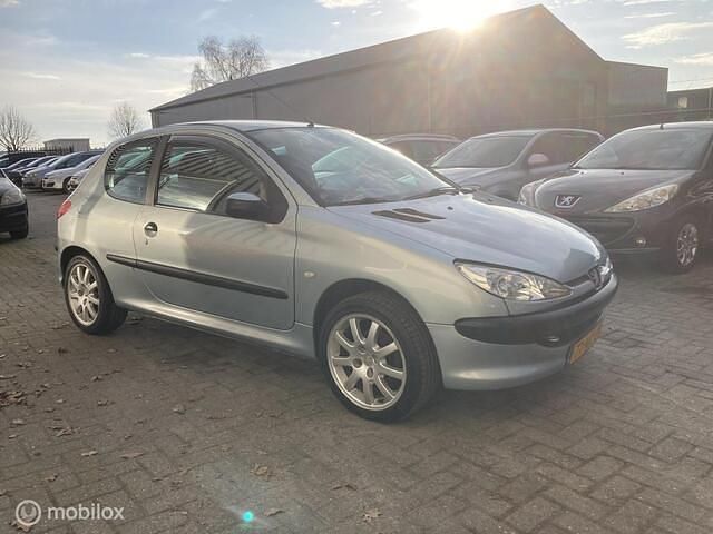 Occasion Peugeot 206 75 PK (55 kW) 2004 Grijs Hatchback