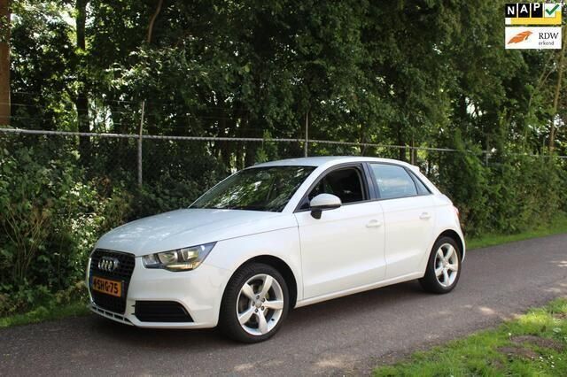 Wit Gebruikt 2013 Audi A1 Sportback Attraction Hatchback | € 11.950 (Eerlijke prijs) - Afbeelding 1/4