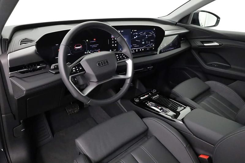 Nieuw Audi Q6 e-tron Advanced 225 kW (306 PK) 2025 Grijs SUV