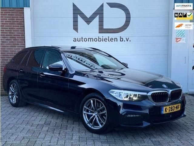 Zwart, metallic lak Gebruikt 2018 BMW 530 Executive Stationwagen | € 24.950 (Super prijs) - Afbeelding 1/4
