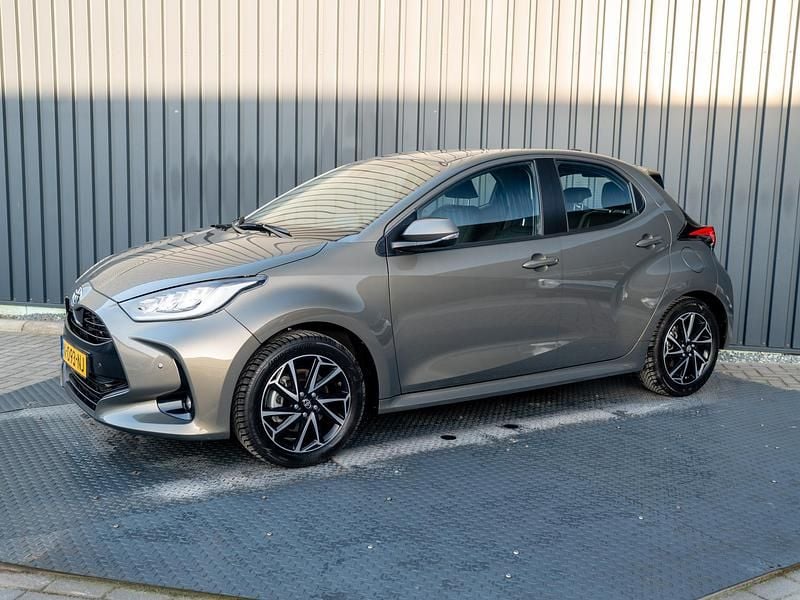 Occasion Toyota Yaris Hybrid Business Edition 116 PK (85 kW) 2021 Groen Hatchback